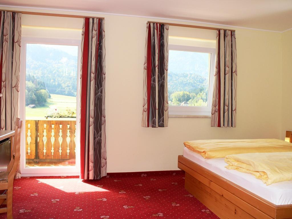 Gasthof Pension Post "Zenz" Latschach ober dem Faakersee Chambre photo